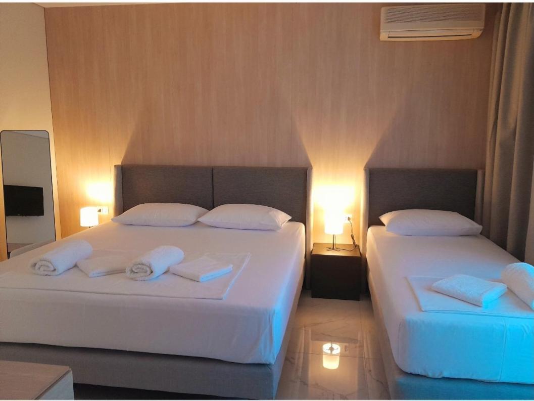 Gb Rooms Ksamil Bilik gambar